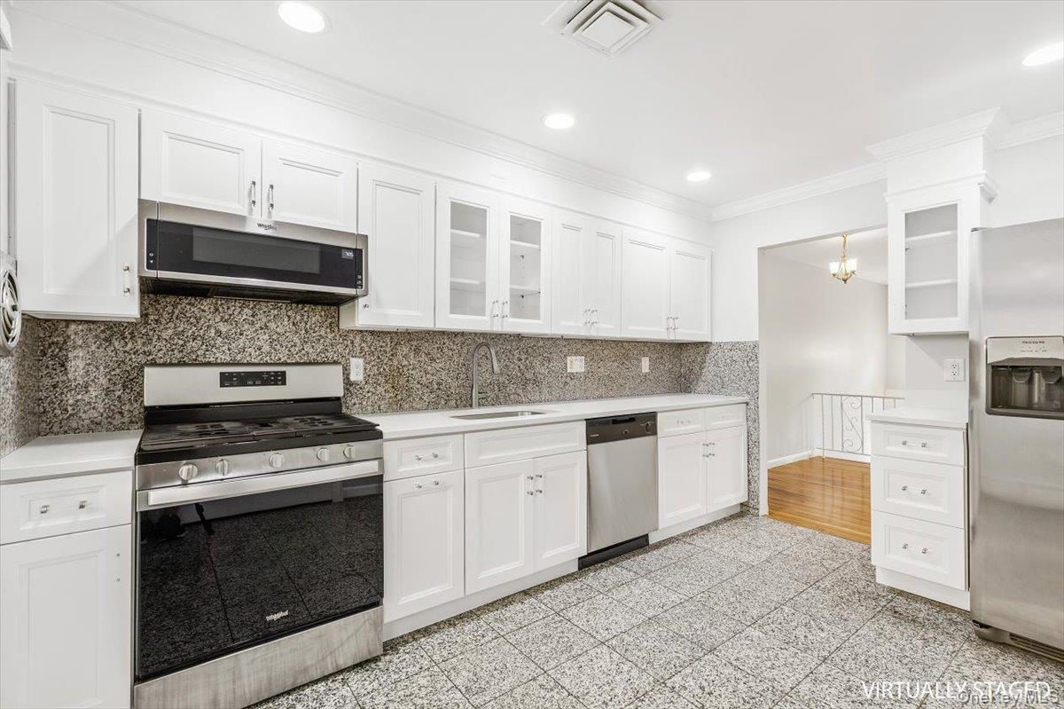 649 White Plains Road – For Rent photo 7