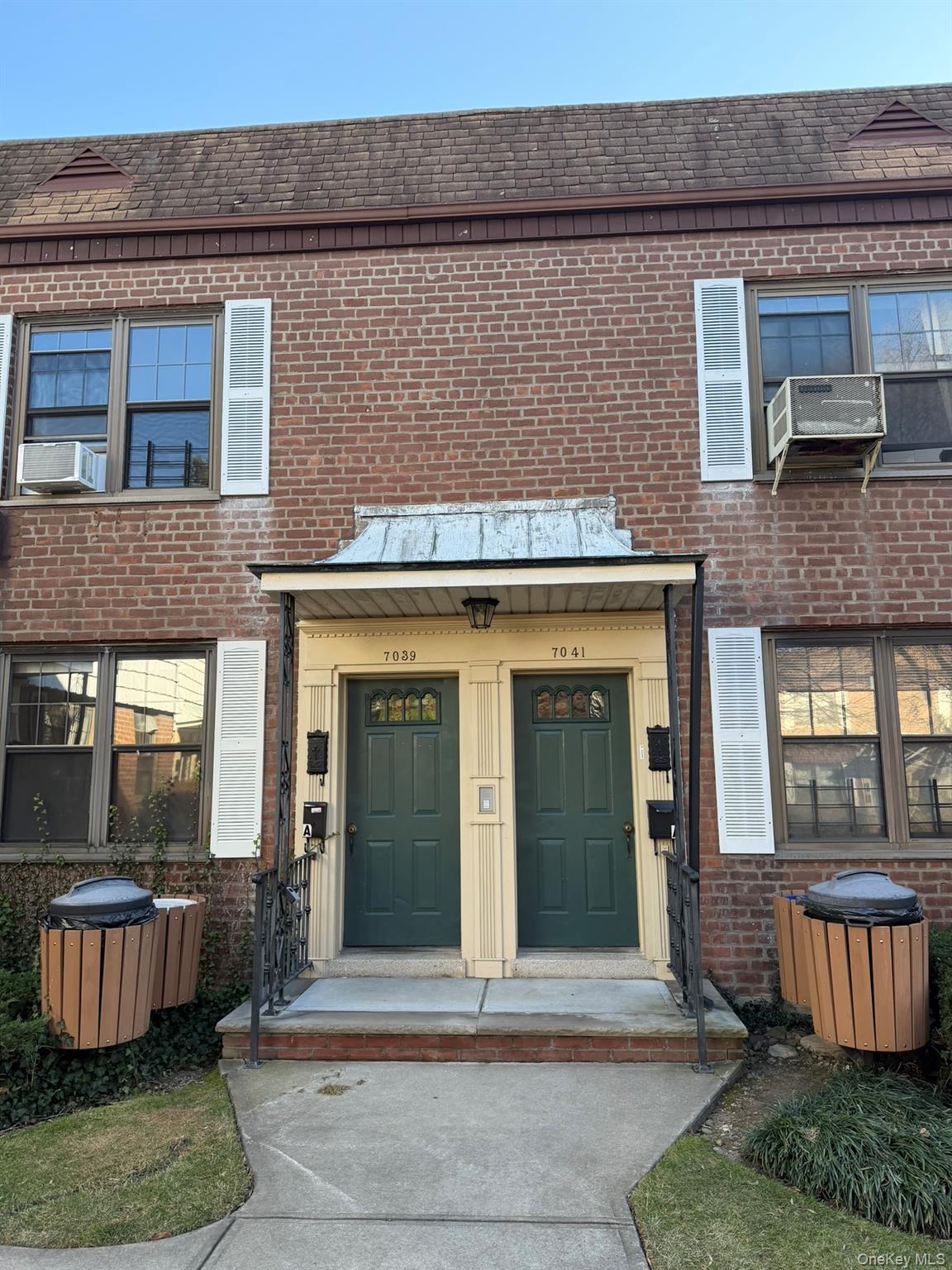 70-43 Park Drive East B – For Sale