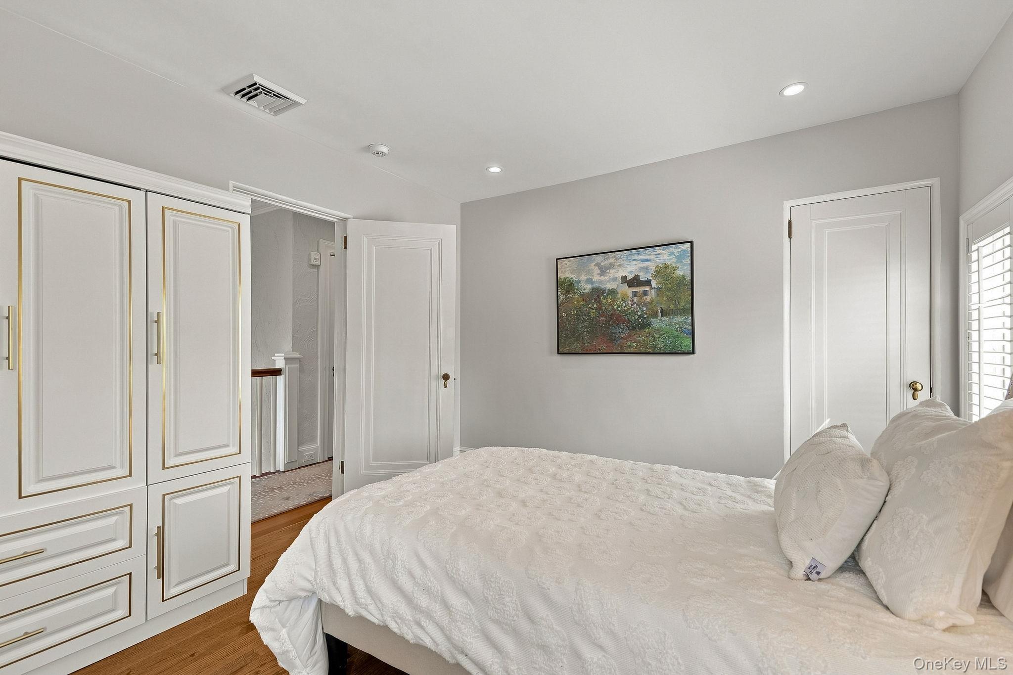 522 The Parkway – For Sale photo 25