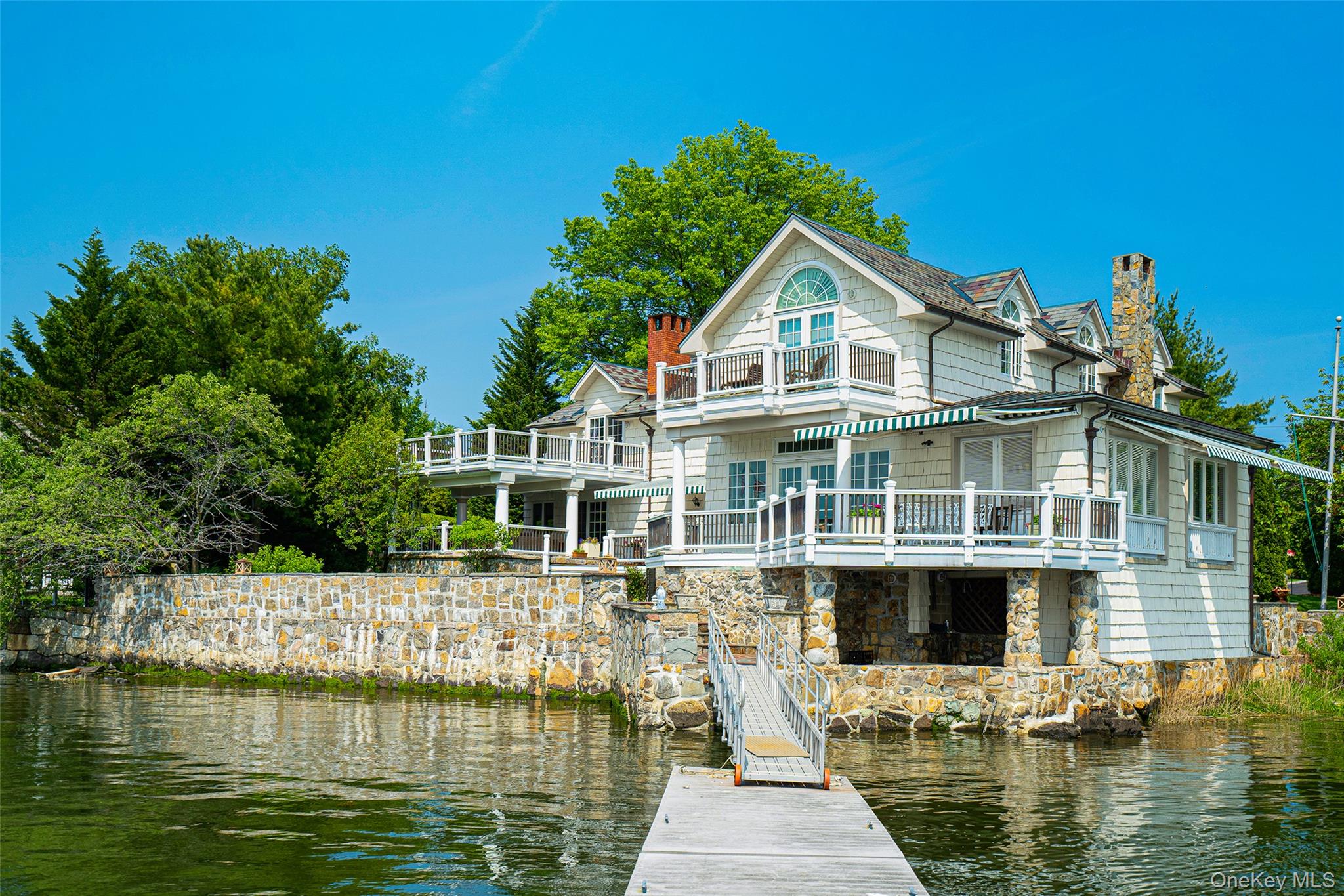 522 The Parkway – For Sale photo 37