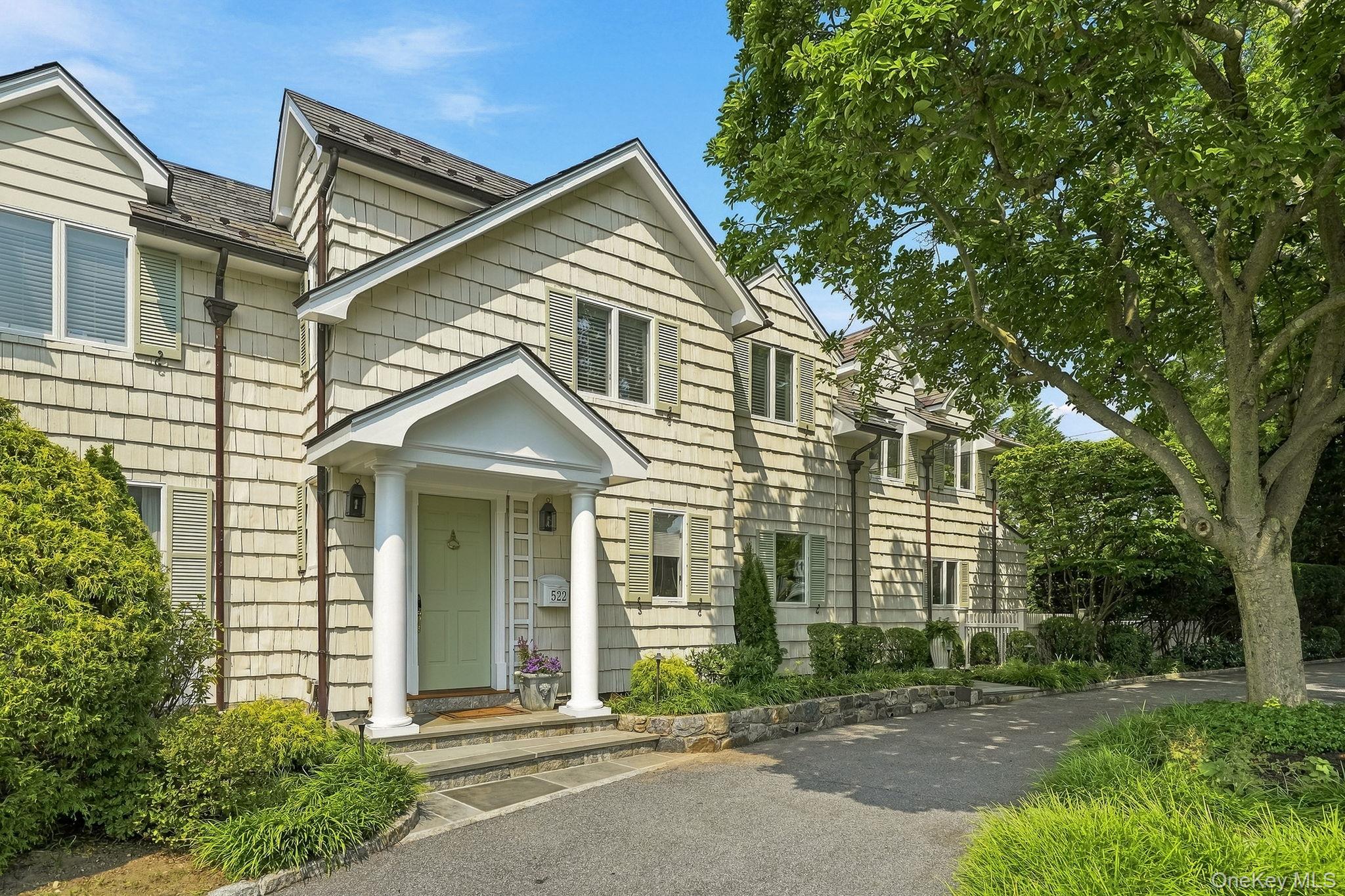 522 The Parkway – For Sale photo 5