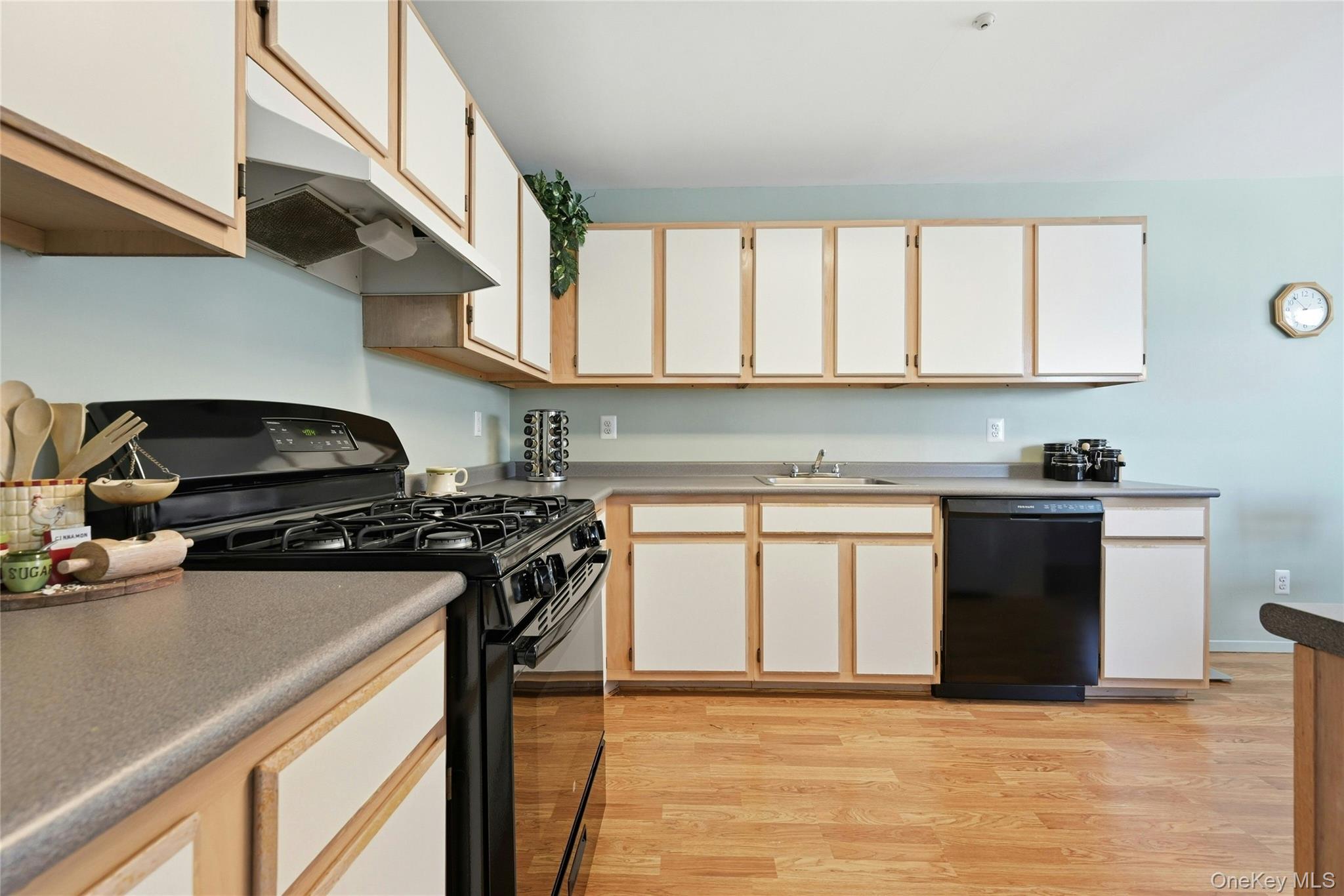 874 Birchwood Park Drive – For Sale photo 16