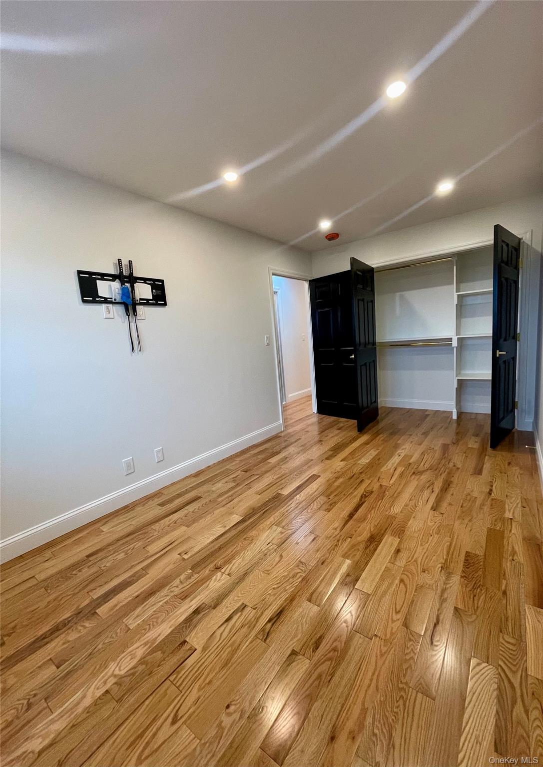 1045 Revere Avenue, Unit 2 photo 8