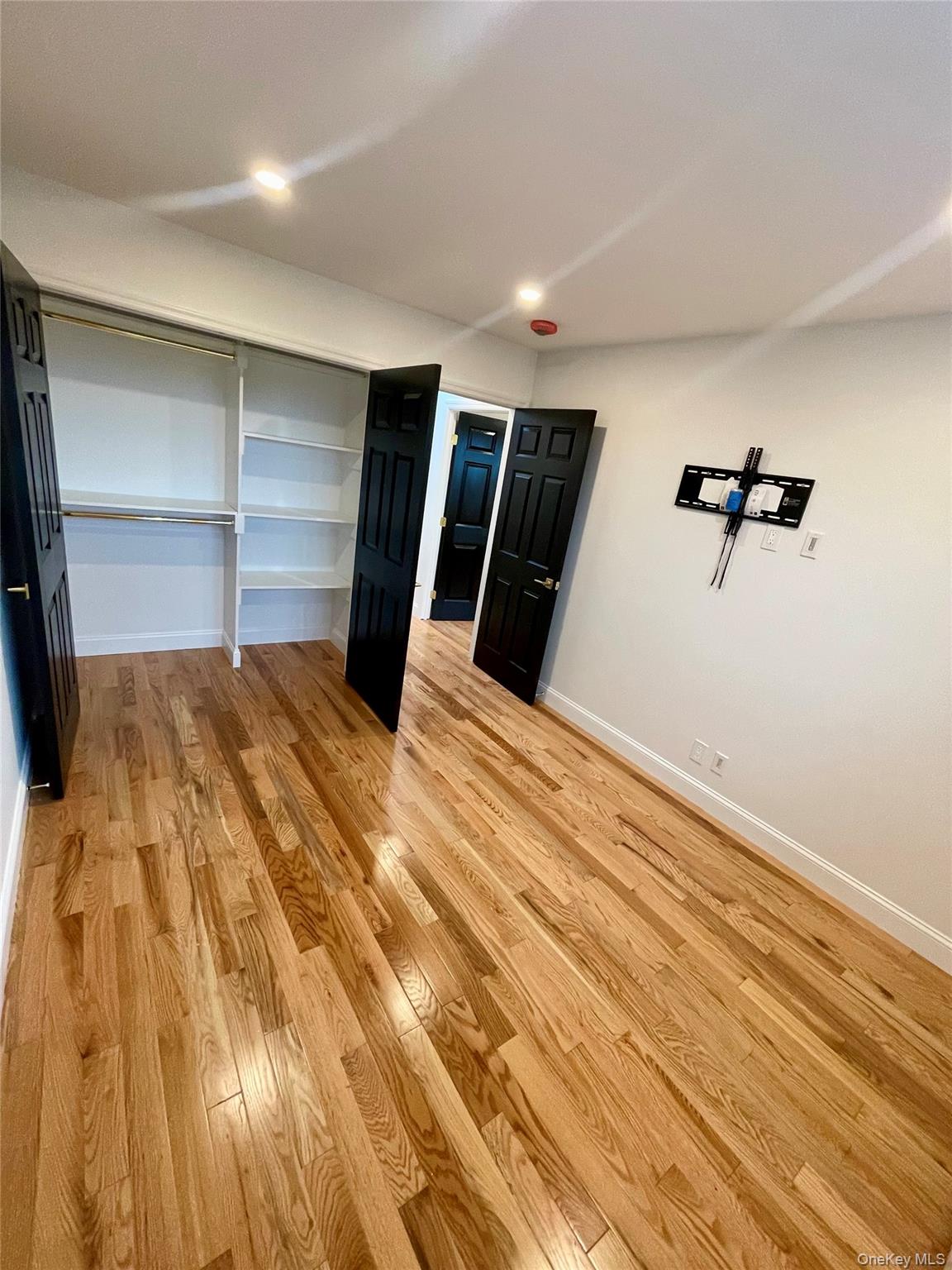 1045 Revere Avenue, Unit 2 photo 6