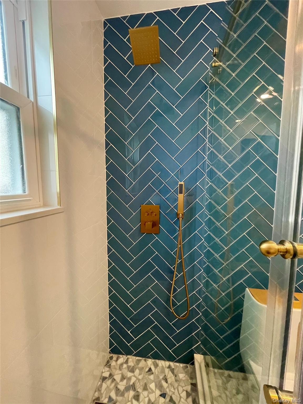 1045 Revere Avenue, Unit 2 photo 4