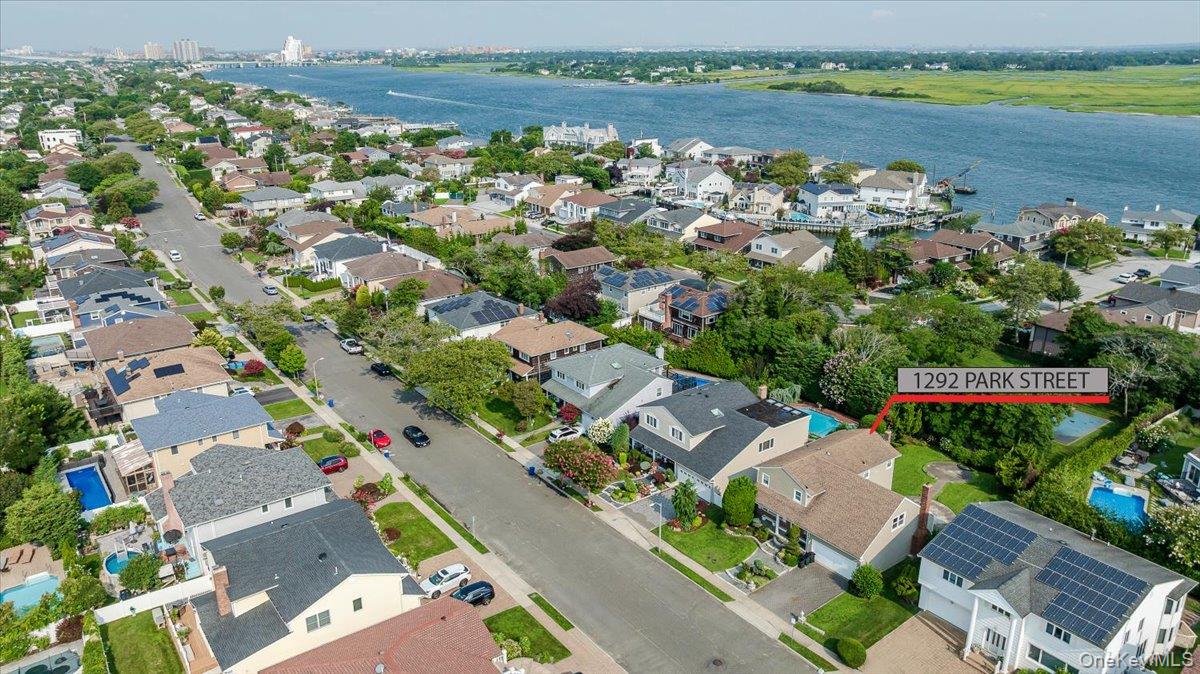 1292 Park Street – For Sale photo 2