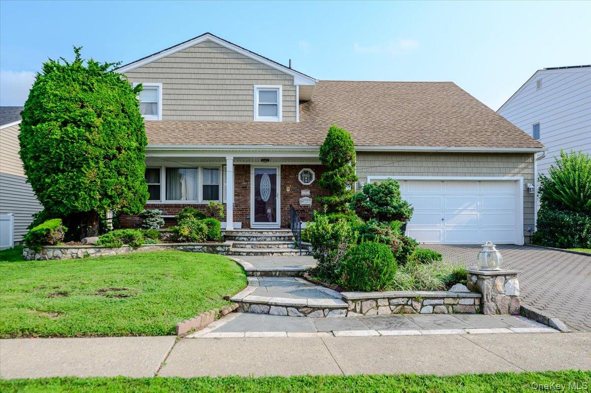 1292 Park Street – For Sale
