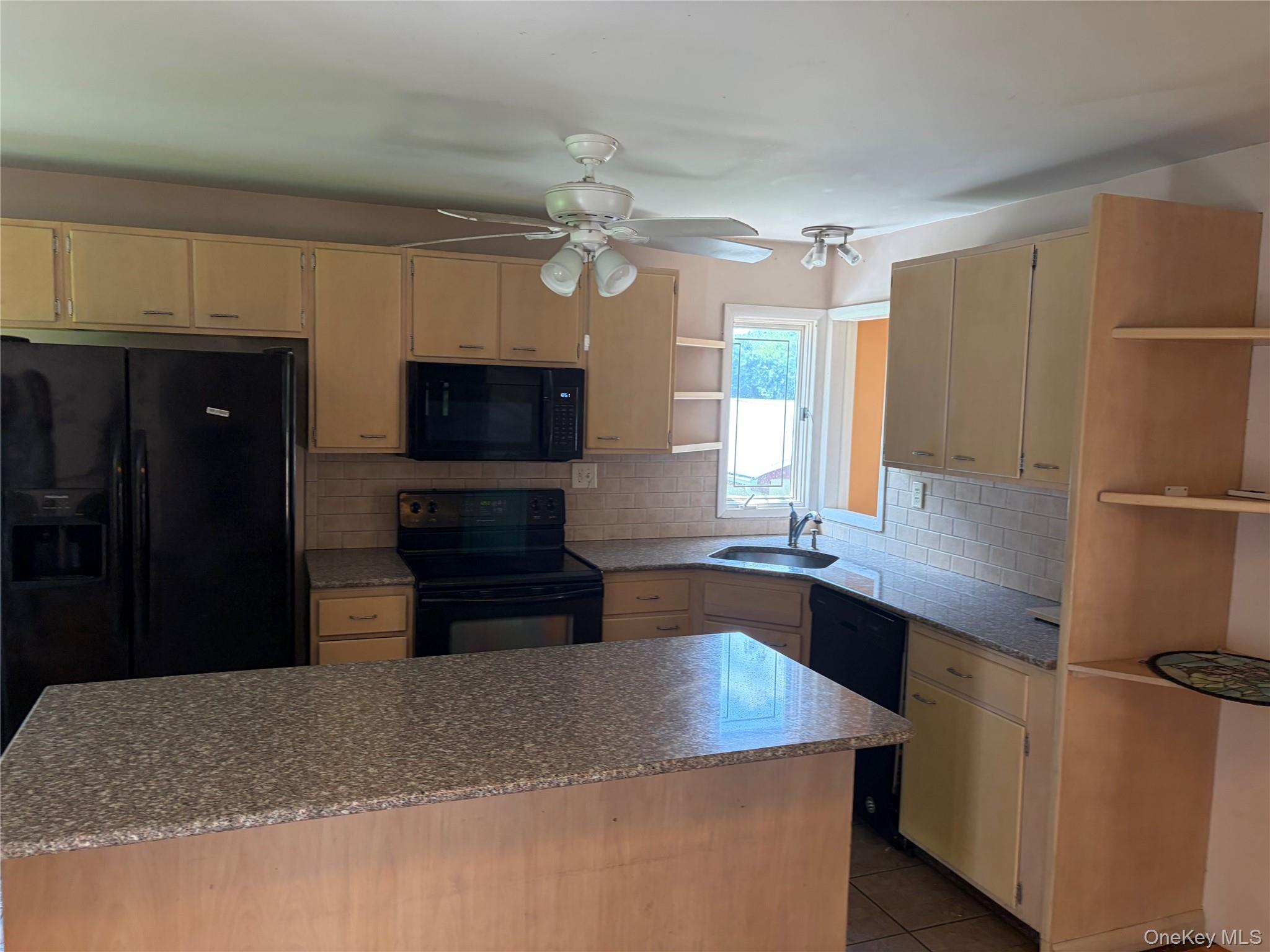 58 Lake Road – For Rent photo 2
