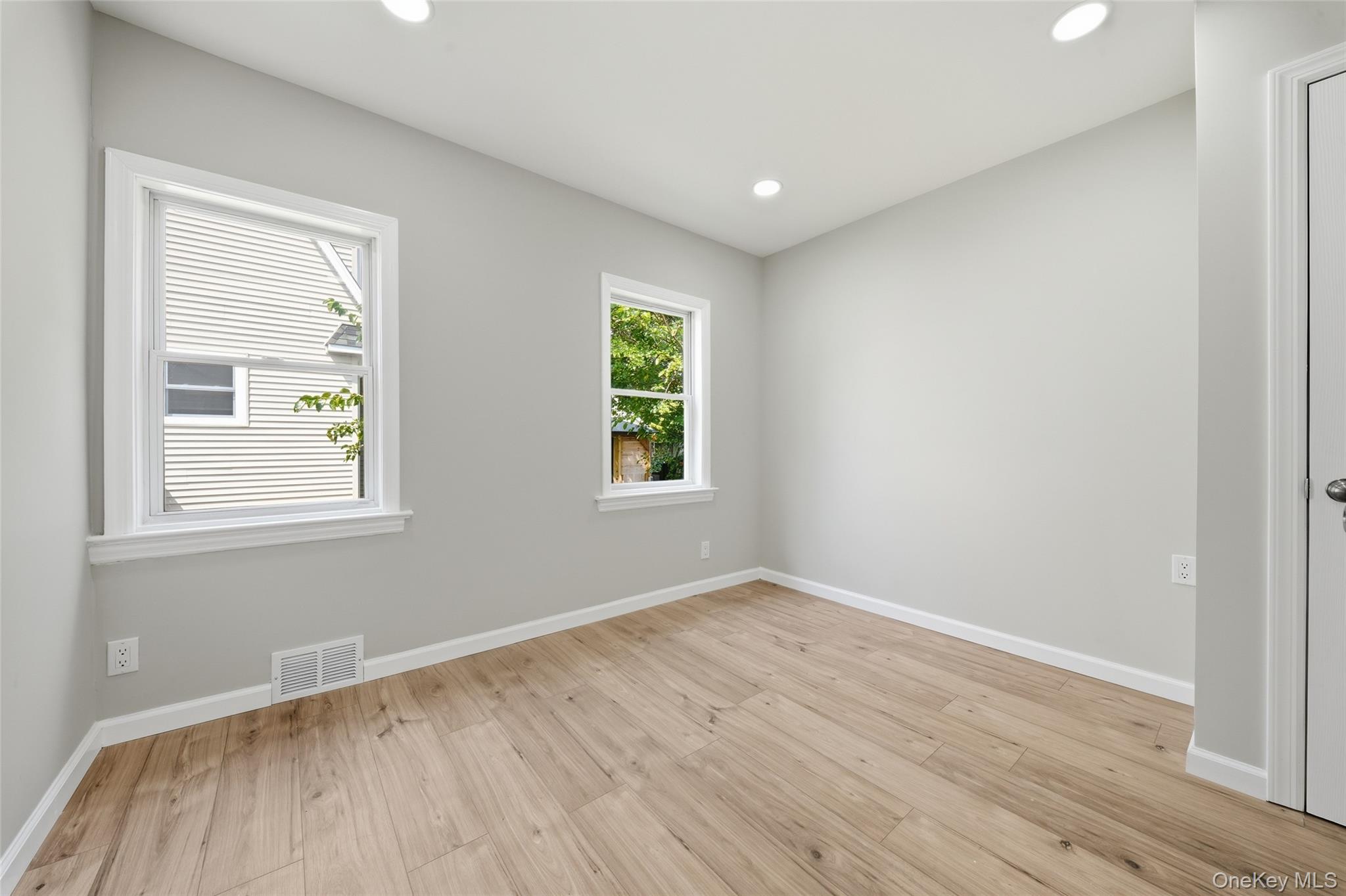 21 Independence Avenue – For Sale photo 8