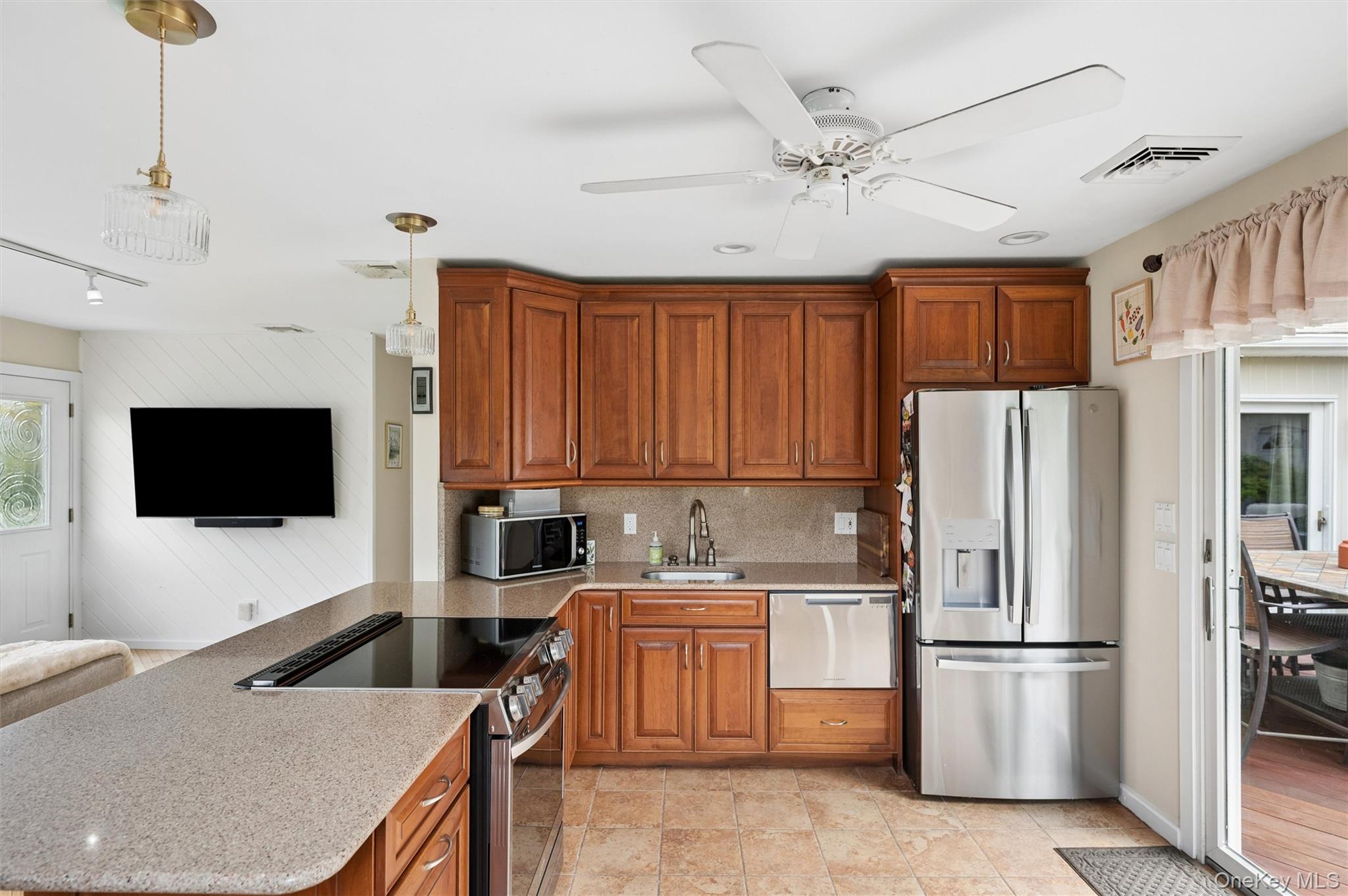 11 Bay Street – For Sale photo 5