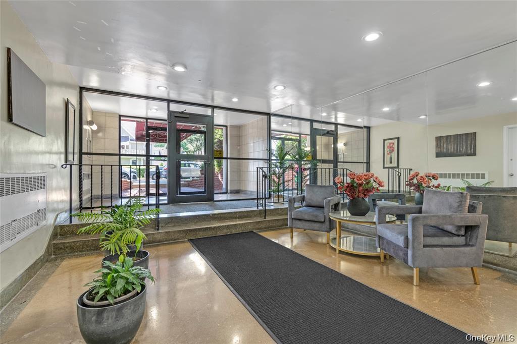 84-25 118 Street, Unit 3D photo 2