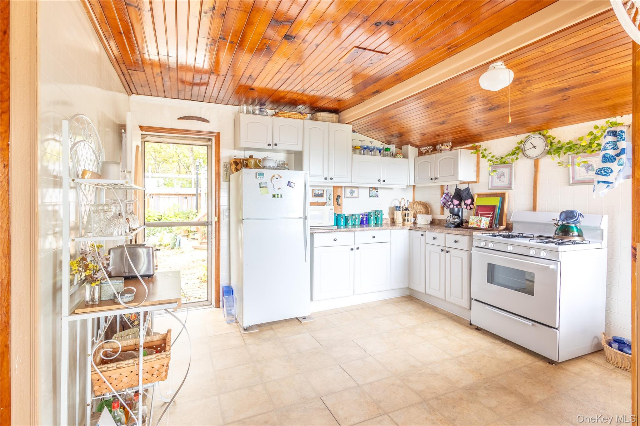 10 Acorn Path – For Sale photo 6