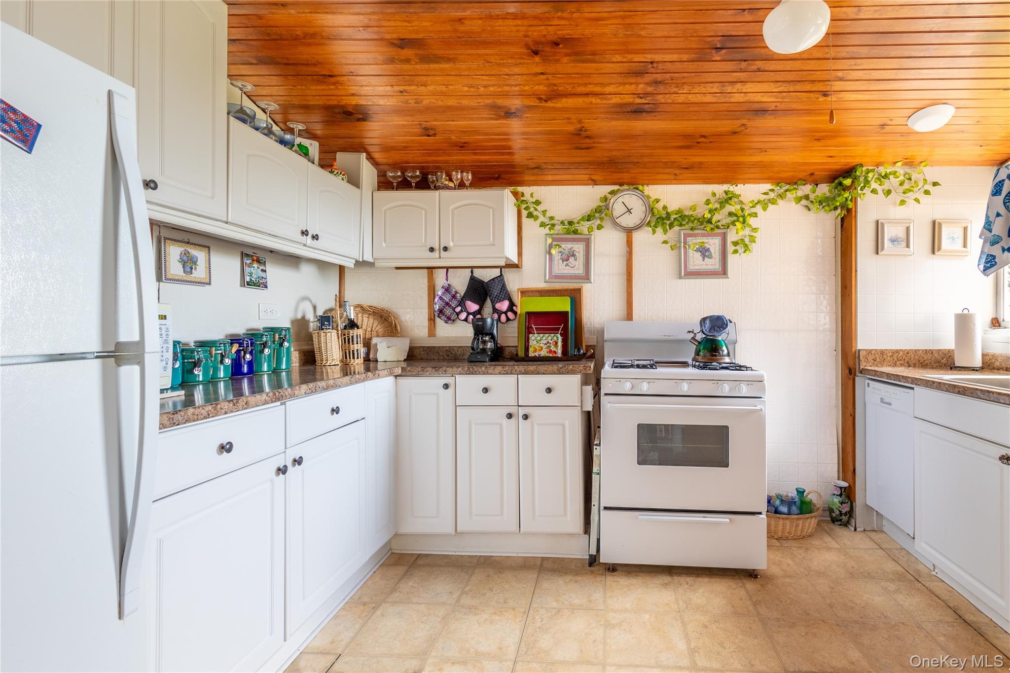 10 Acorn Path – For Sale photo 8