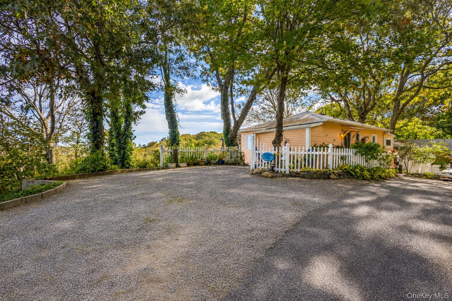 10 Acorn Path – For Sale photo 30