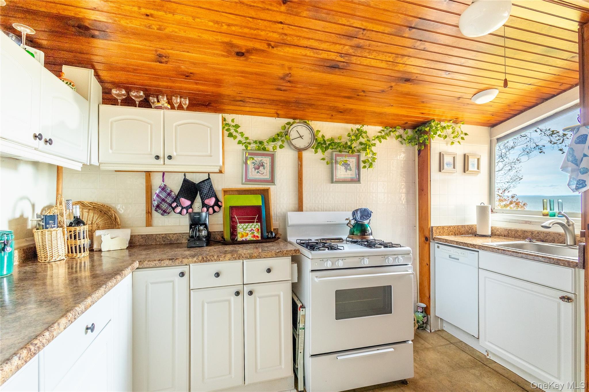 10 Acorn Path – For Sale photo 9