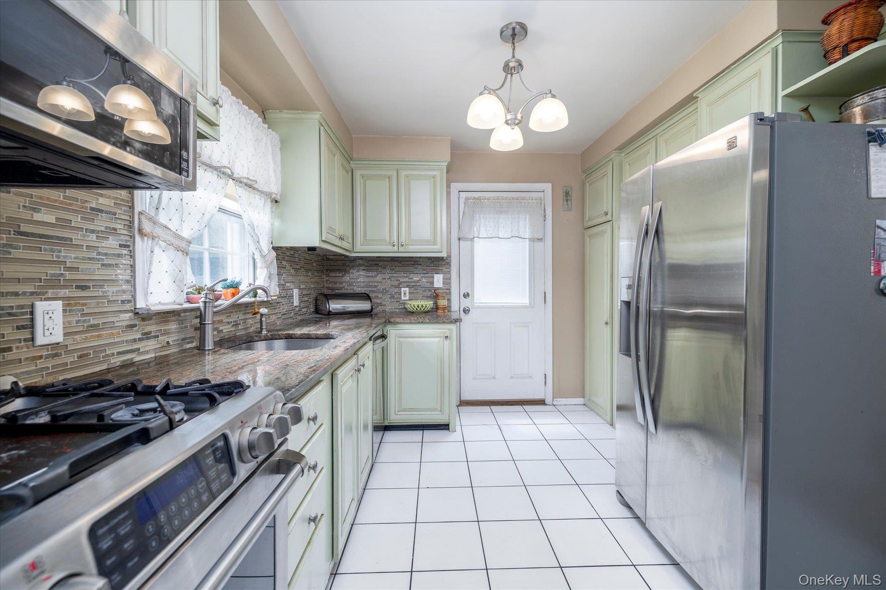 123 Centre Avenue – For Sale photo 15
