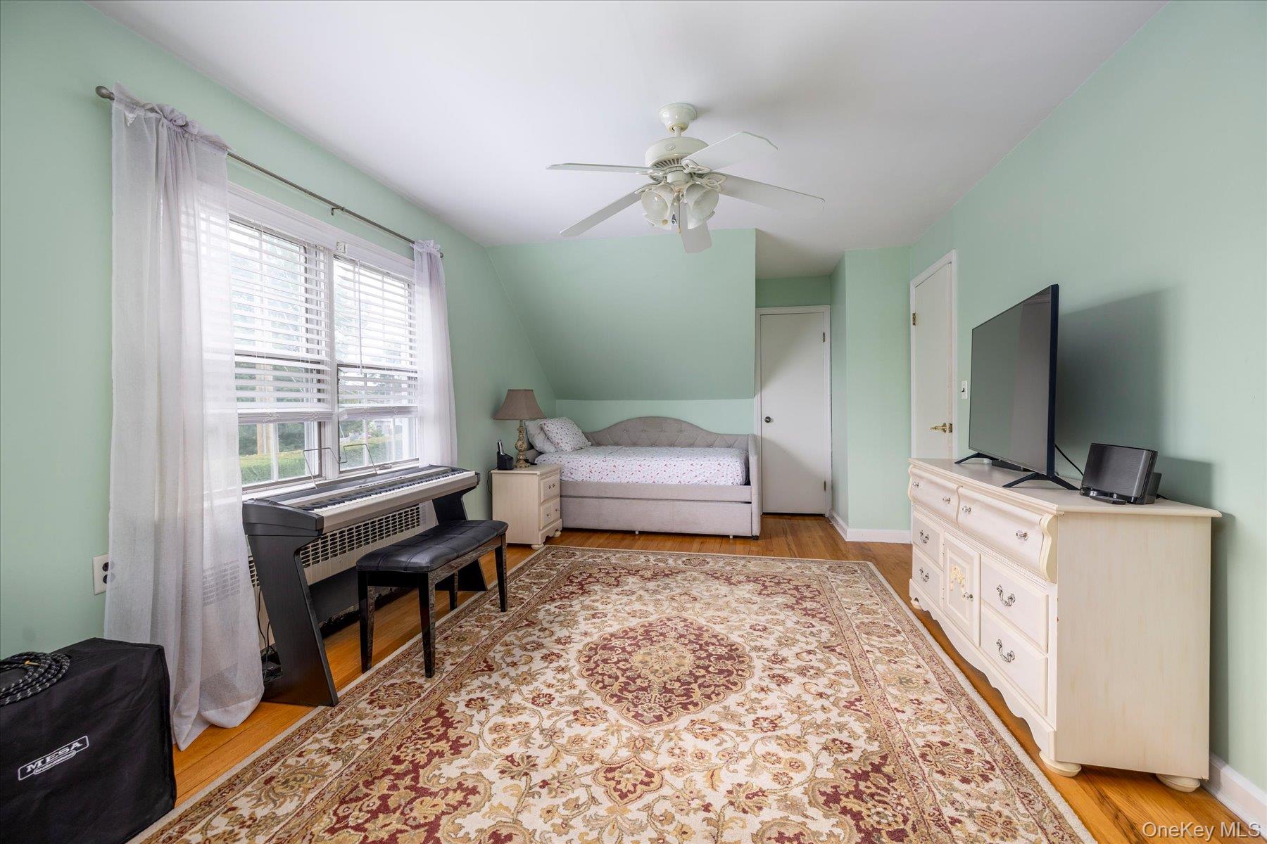 123 Centre Avenue – For Sale photo 21