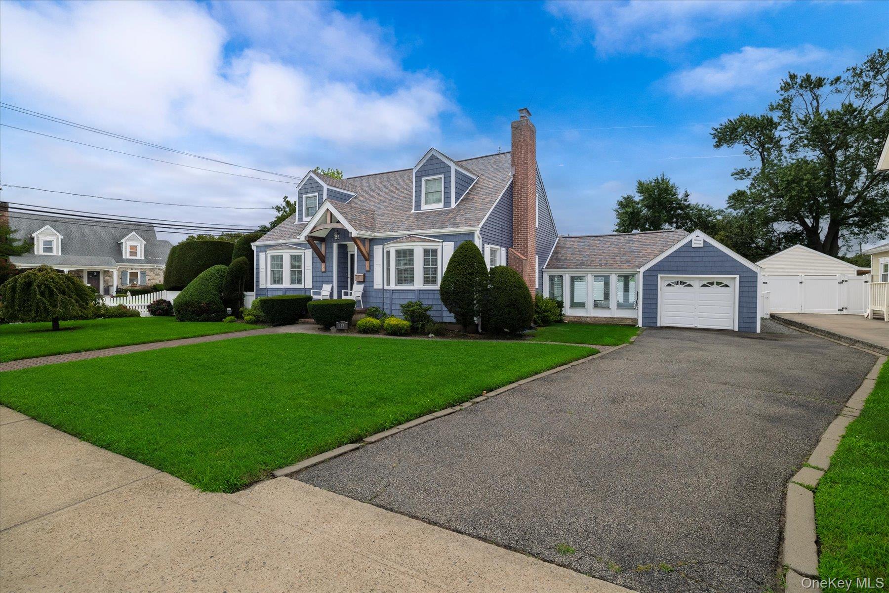 123 Centre Avenue – For Sale photo 5