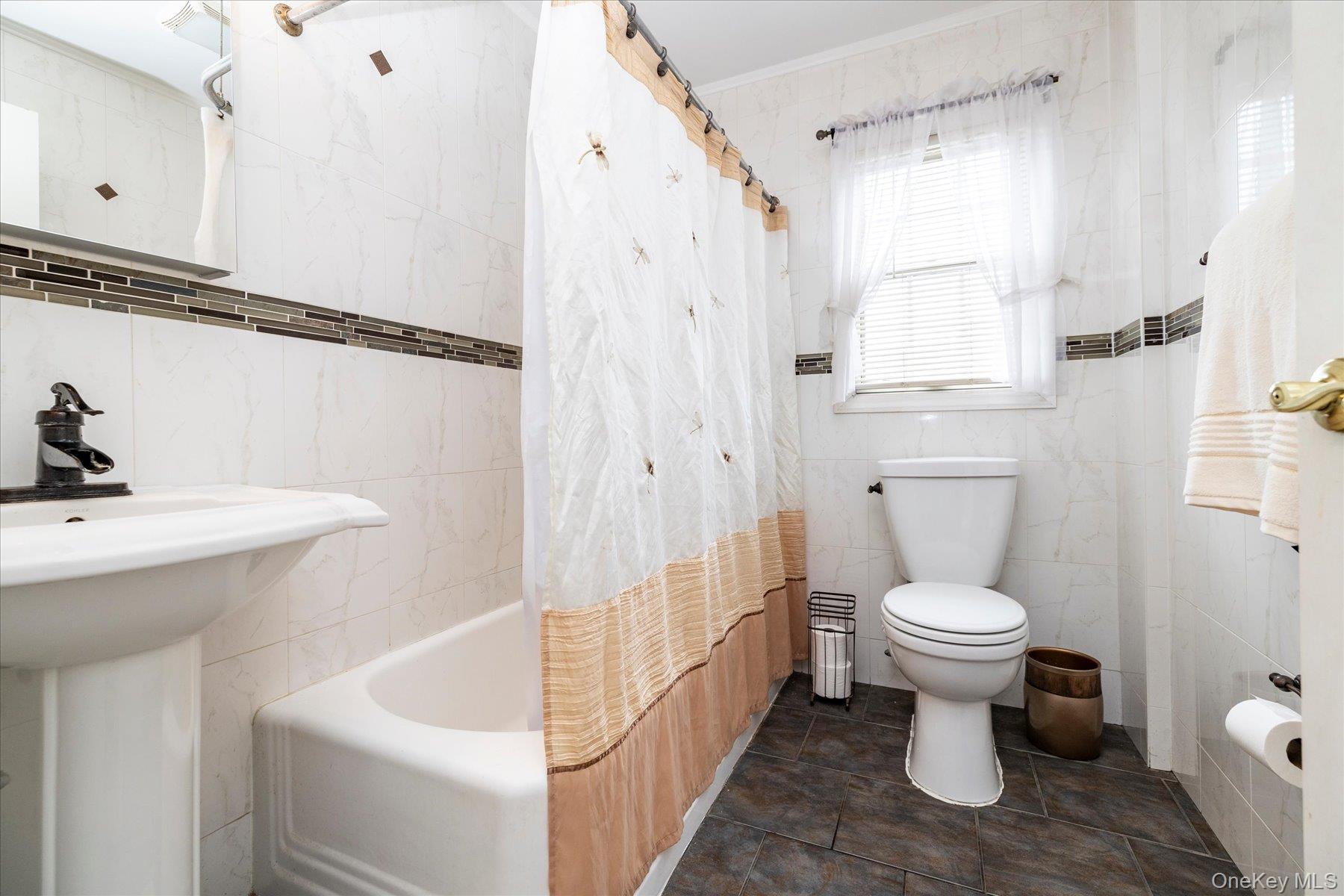 123 Centre Avenue – For Sale photo 23