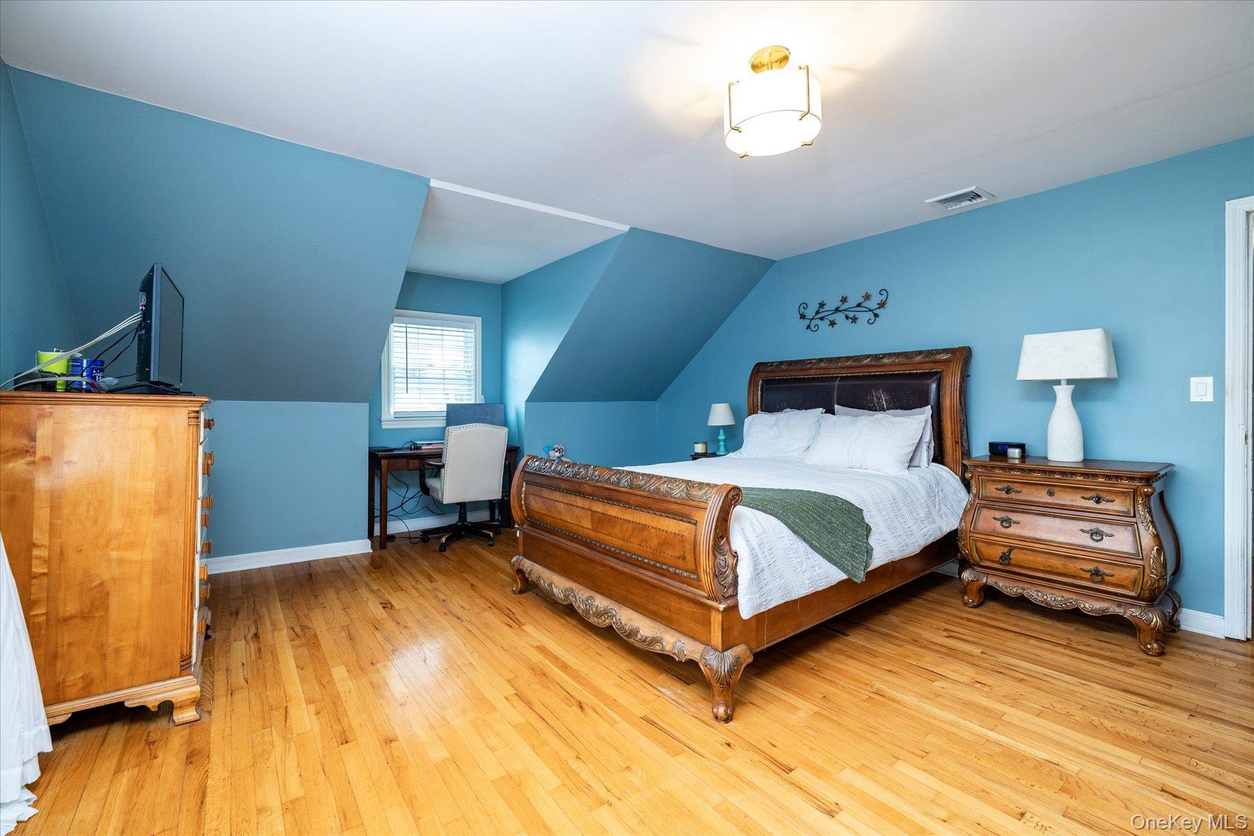 123 Centre Avenue – For Sale photo 18