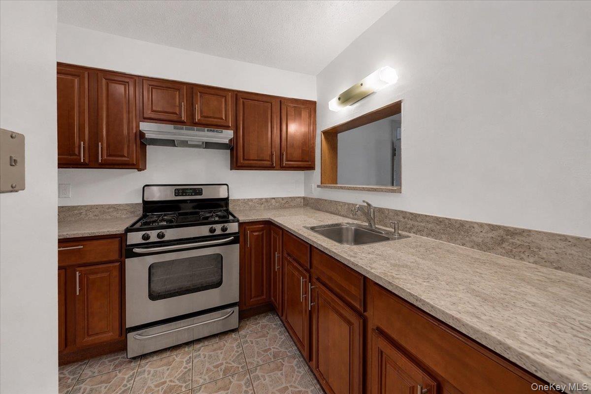 2069 Cicero Avenue – For Sale photo 21