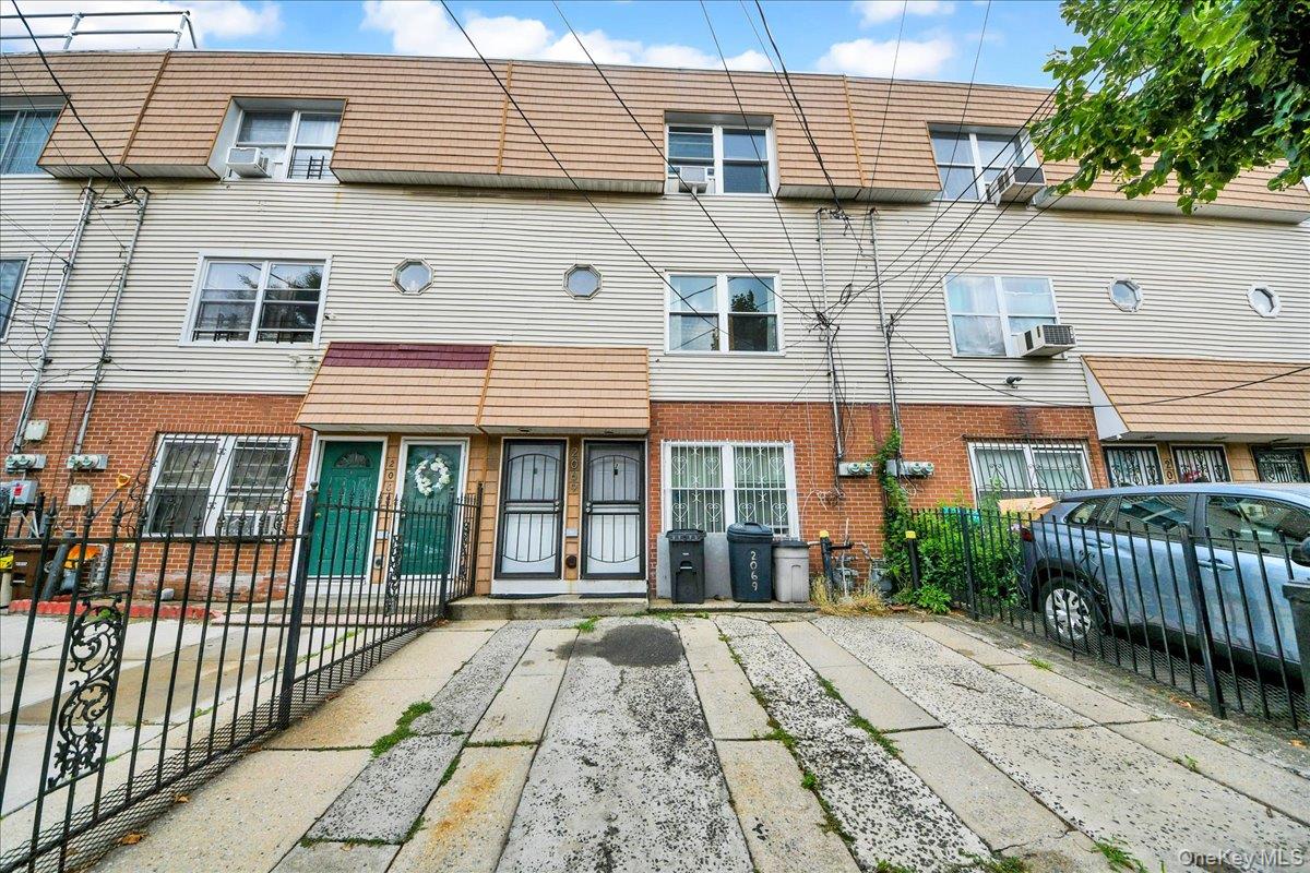 2069 Cicero Avenue – For Sale photo 18