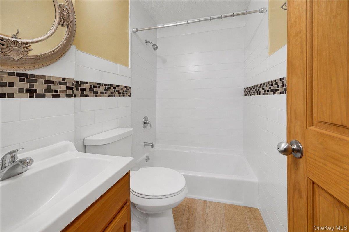 2069 Cicero Avenue – For Sale photo 10