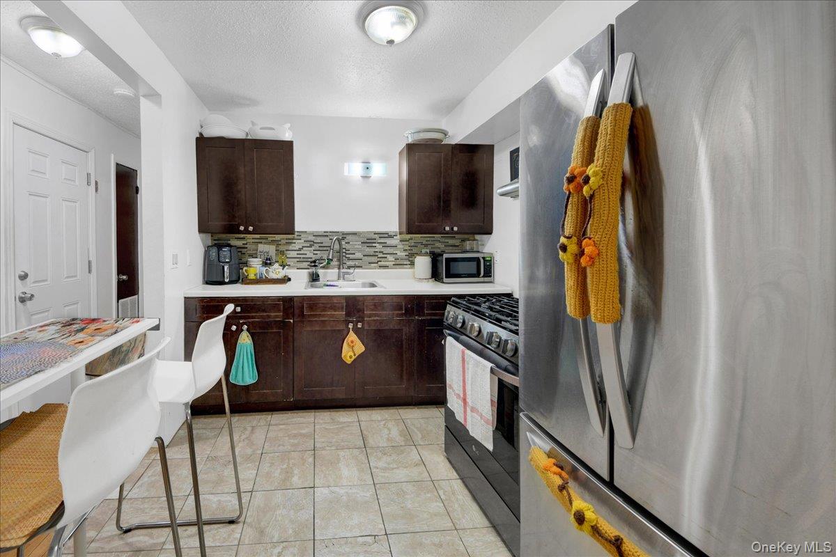 2069 Cicero Avenue – For Sale photo 34