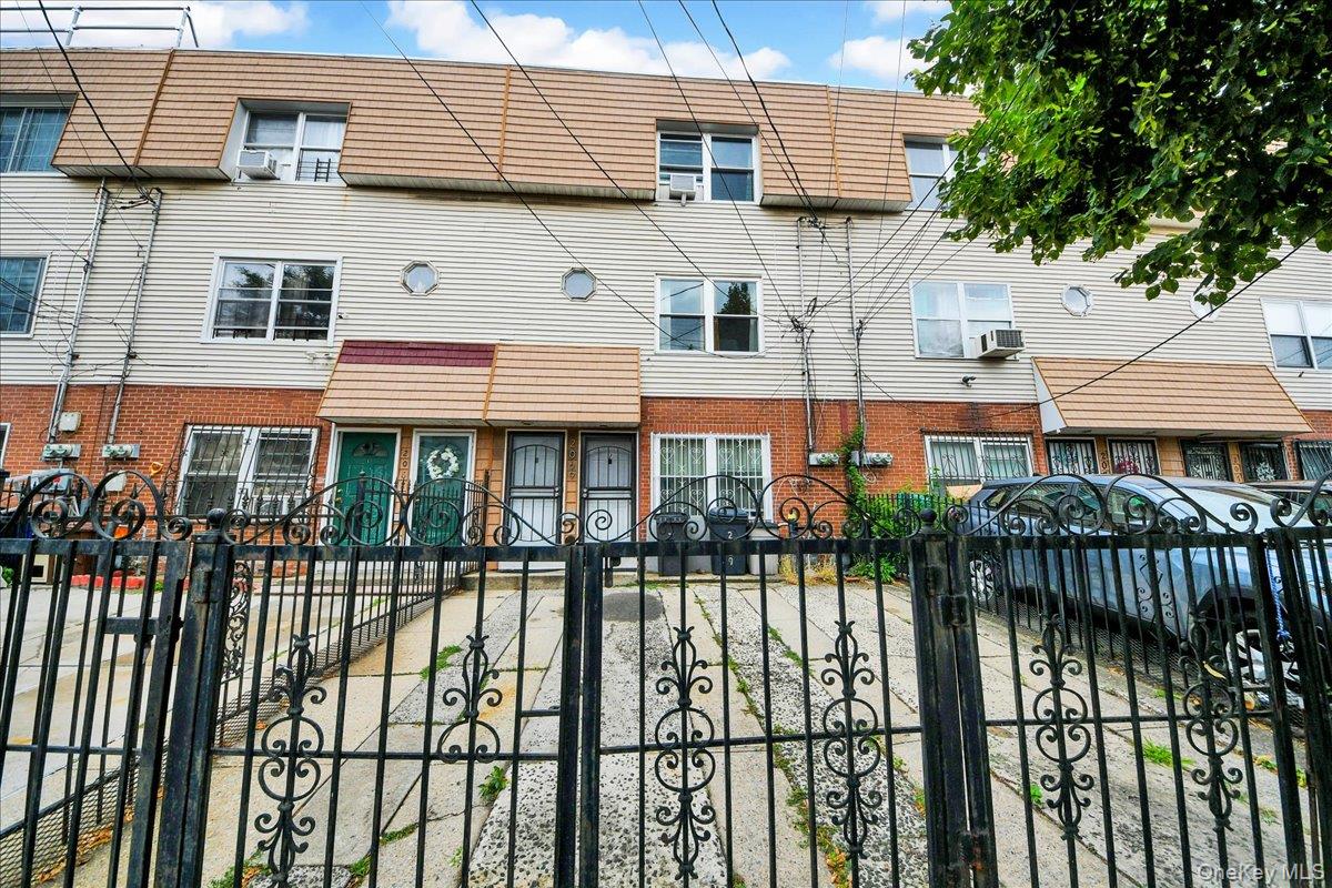 2069 Cicero Avenue – For Sale