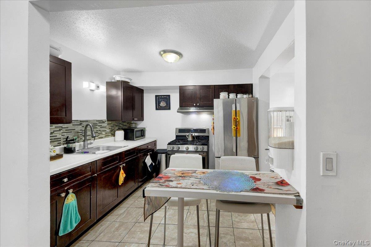 2069 Cicero Avenue – For Sale photo 36