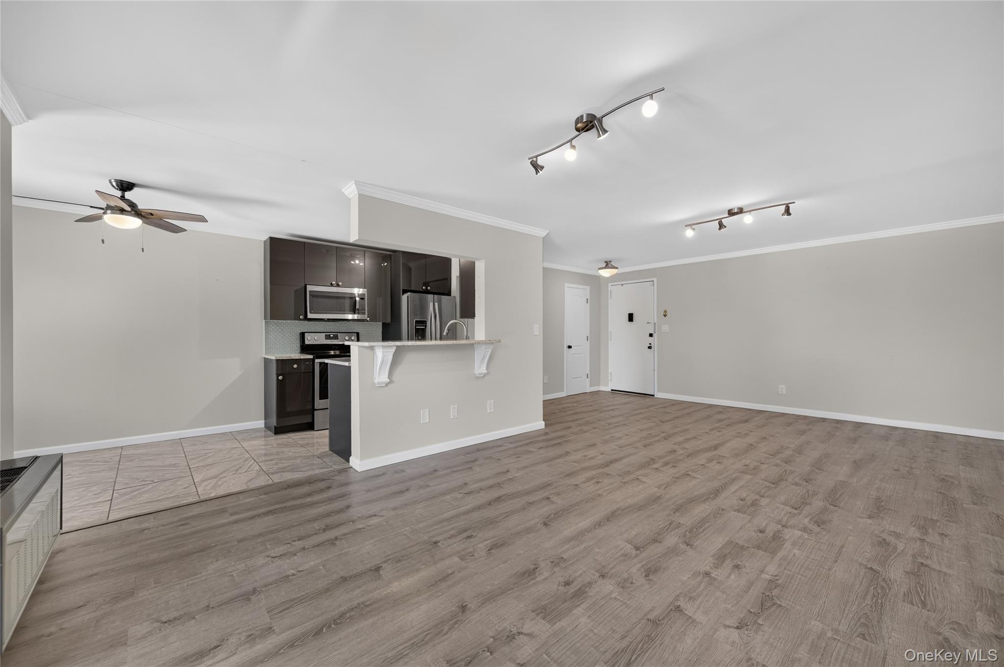 175 Maple  Ave, Unit 2M photo 9