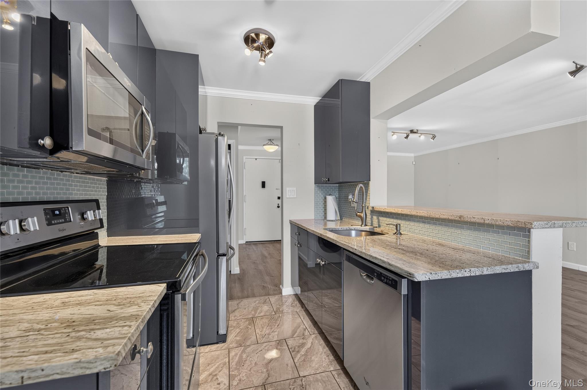 175 Maple  Ave, Unit 2M photo 11