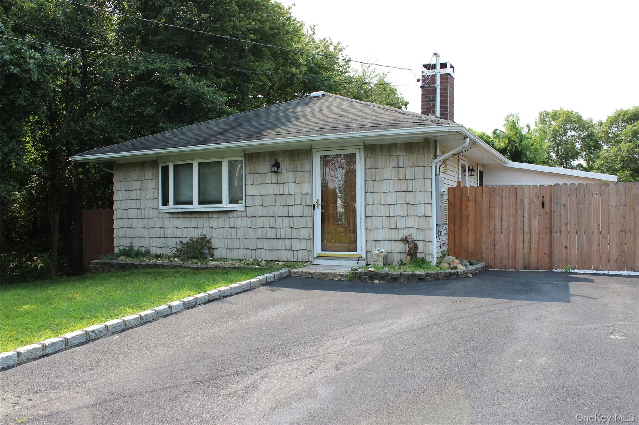 92 Lombardy Drive – For Sale
