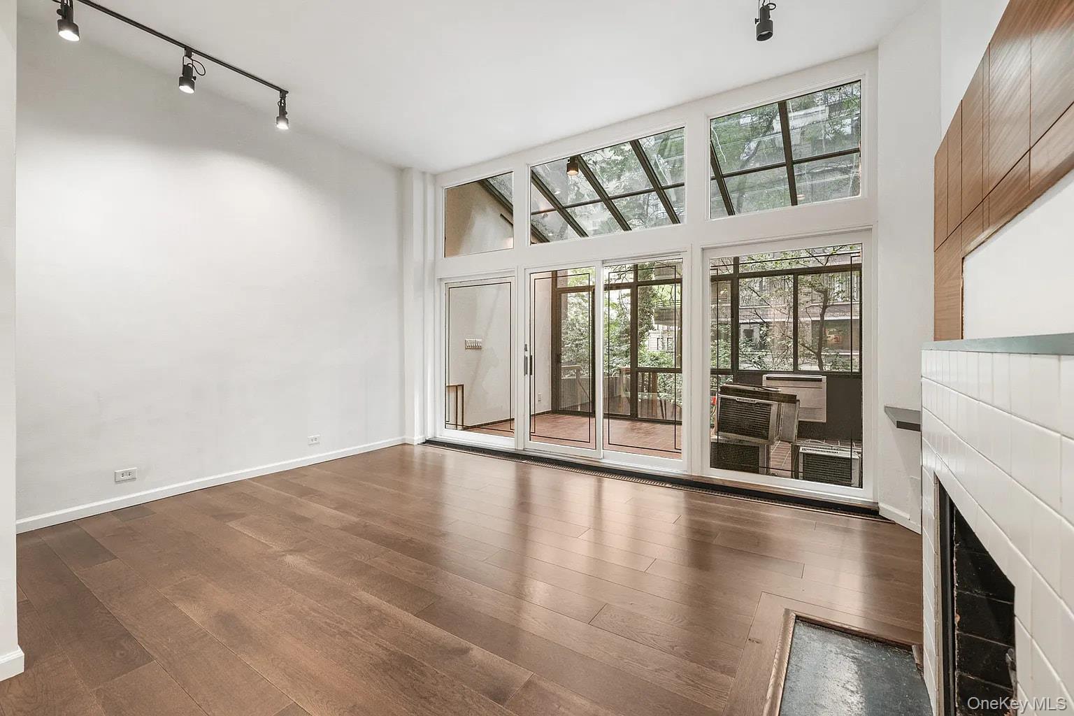 322 E 50th Street – For Rent photo 3
