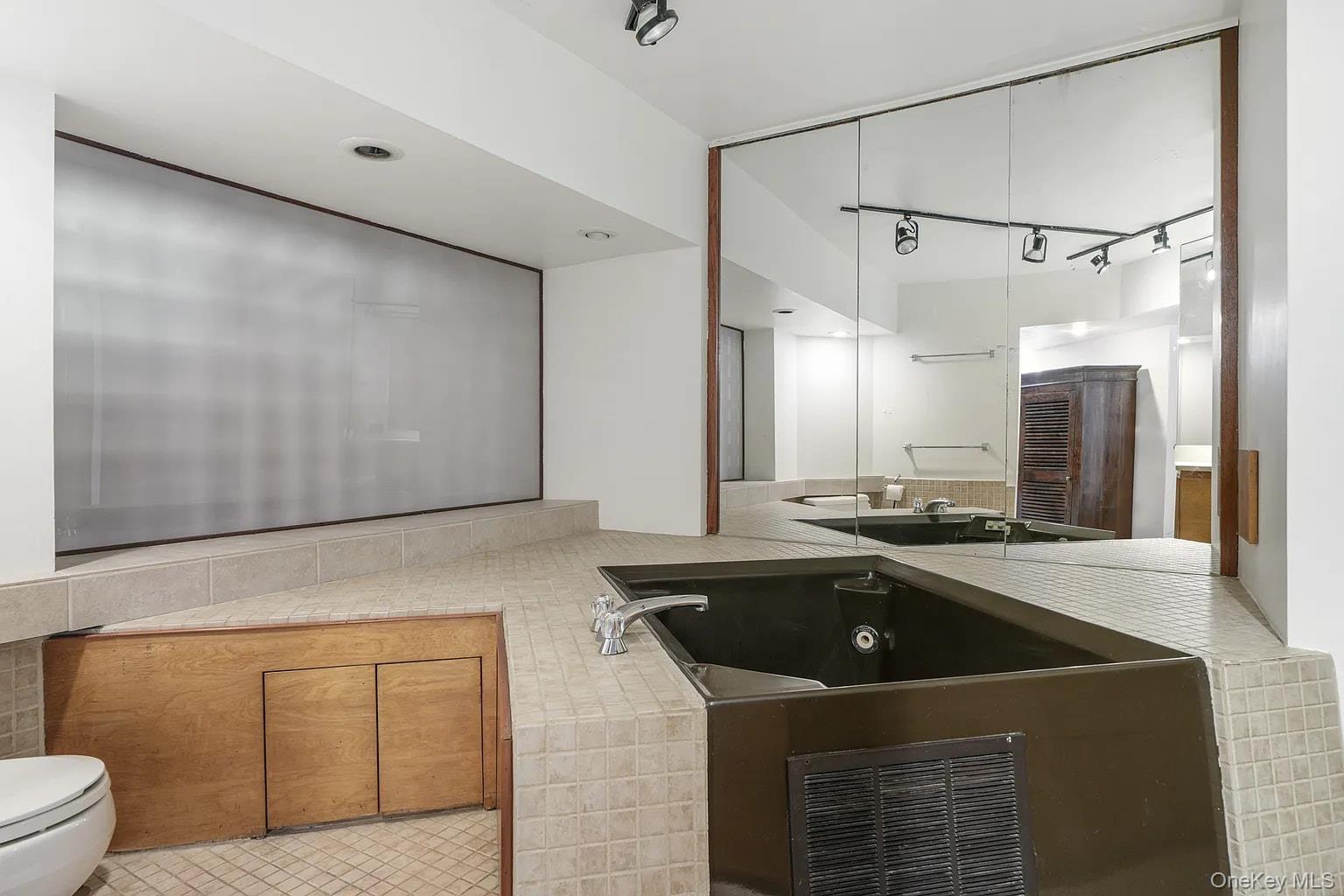 322 E 50th Street – For Rent photo 23
