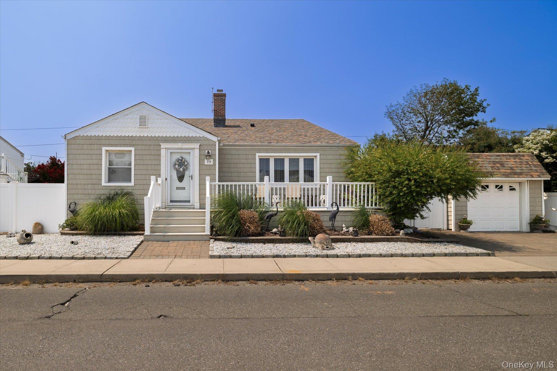 39 Vinton Street – For Sale