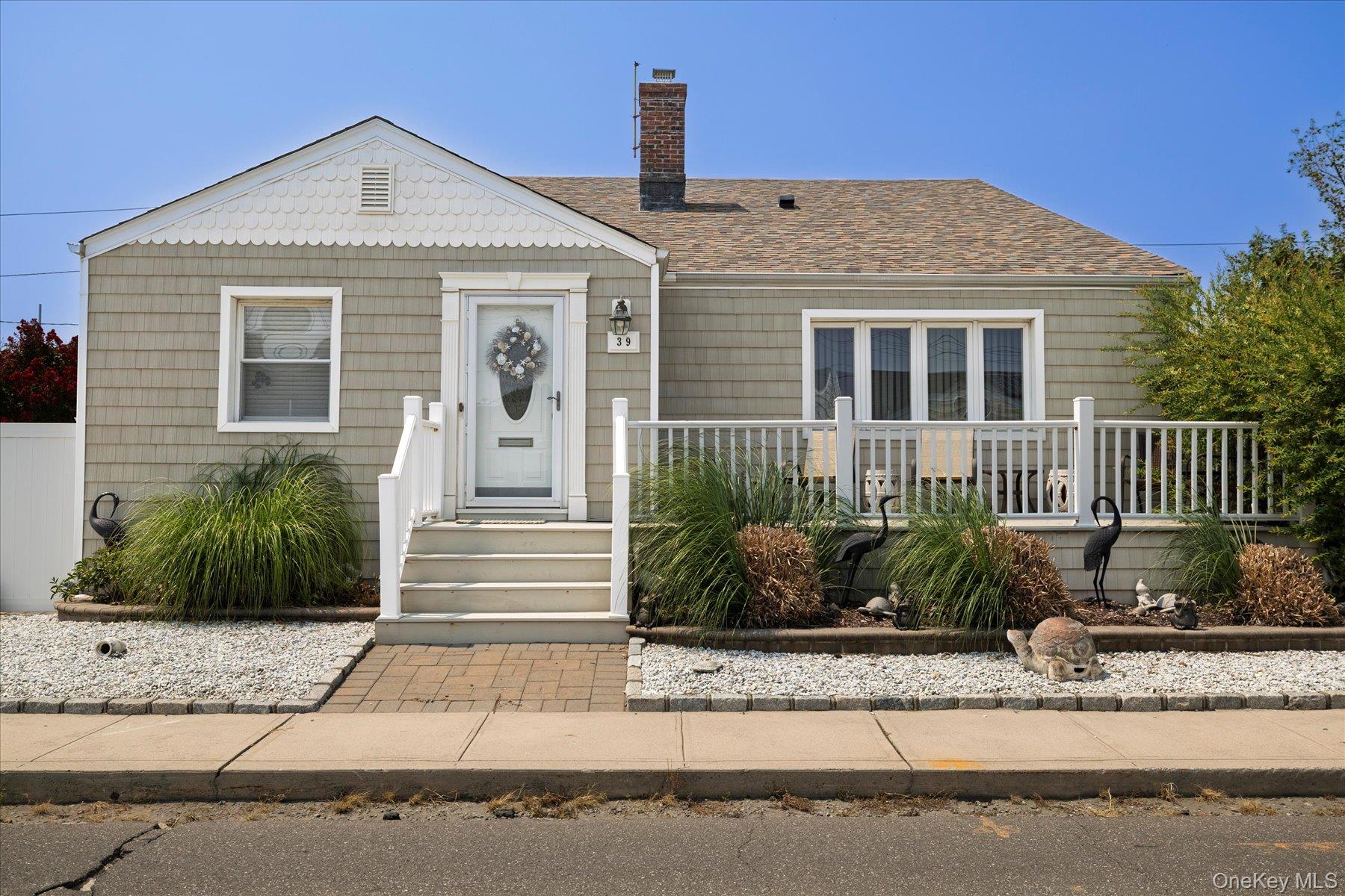 39 Vinton Street – For Sale photo 2