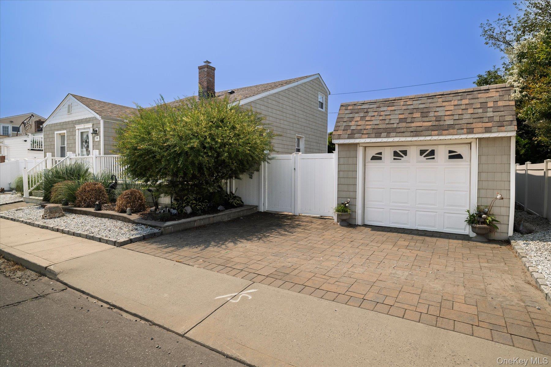 39 Vinton Street – For Sale photo 3