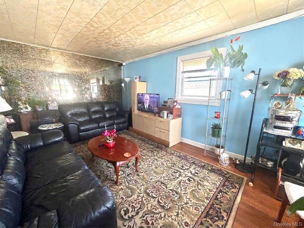 1112 McKenna Place – For Sale photo 2