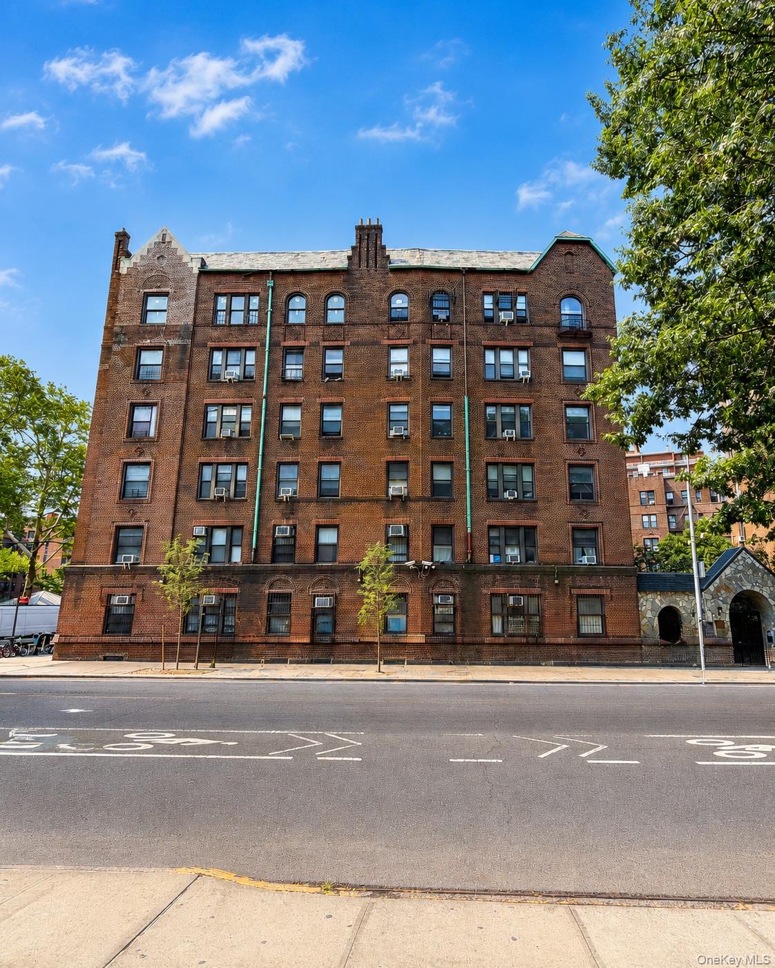 4220 Kissena Boulevard, Unit ES (5th Fl