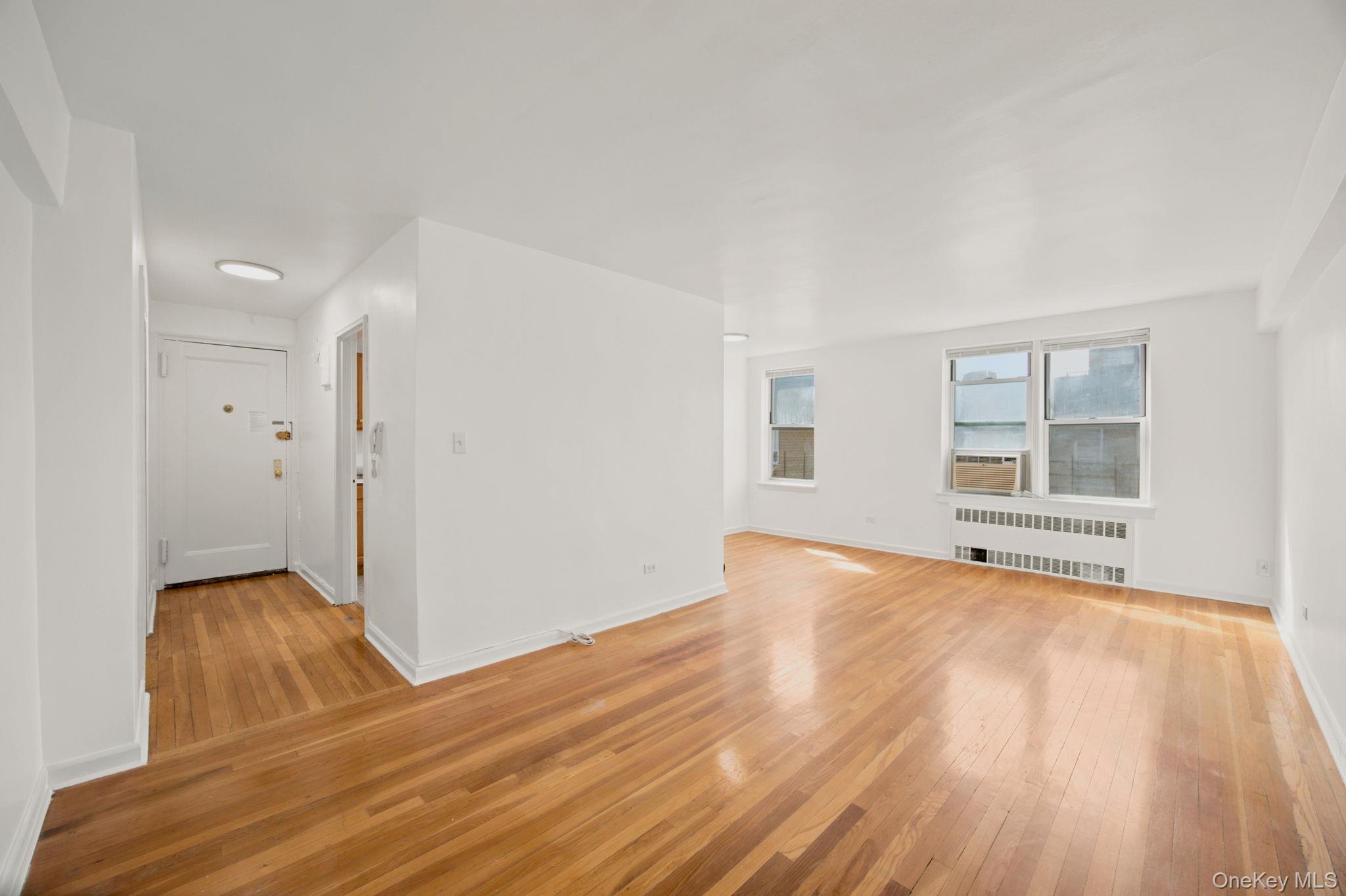 67-07 Yellowstone Boulevard, Unit 6F photo 11