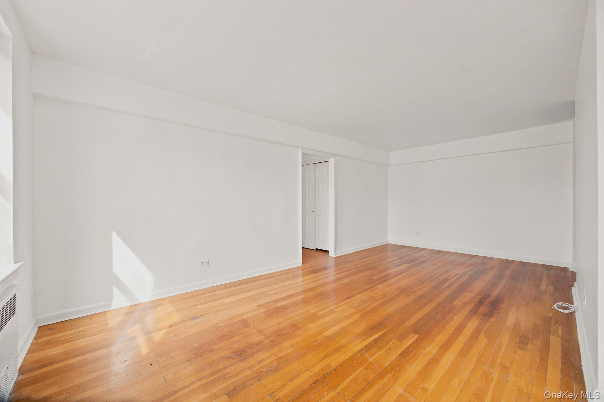 67-07 Yellowstone Boulevard, Unit 6F photo 10