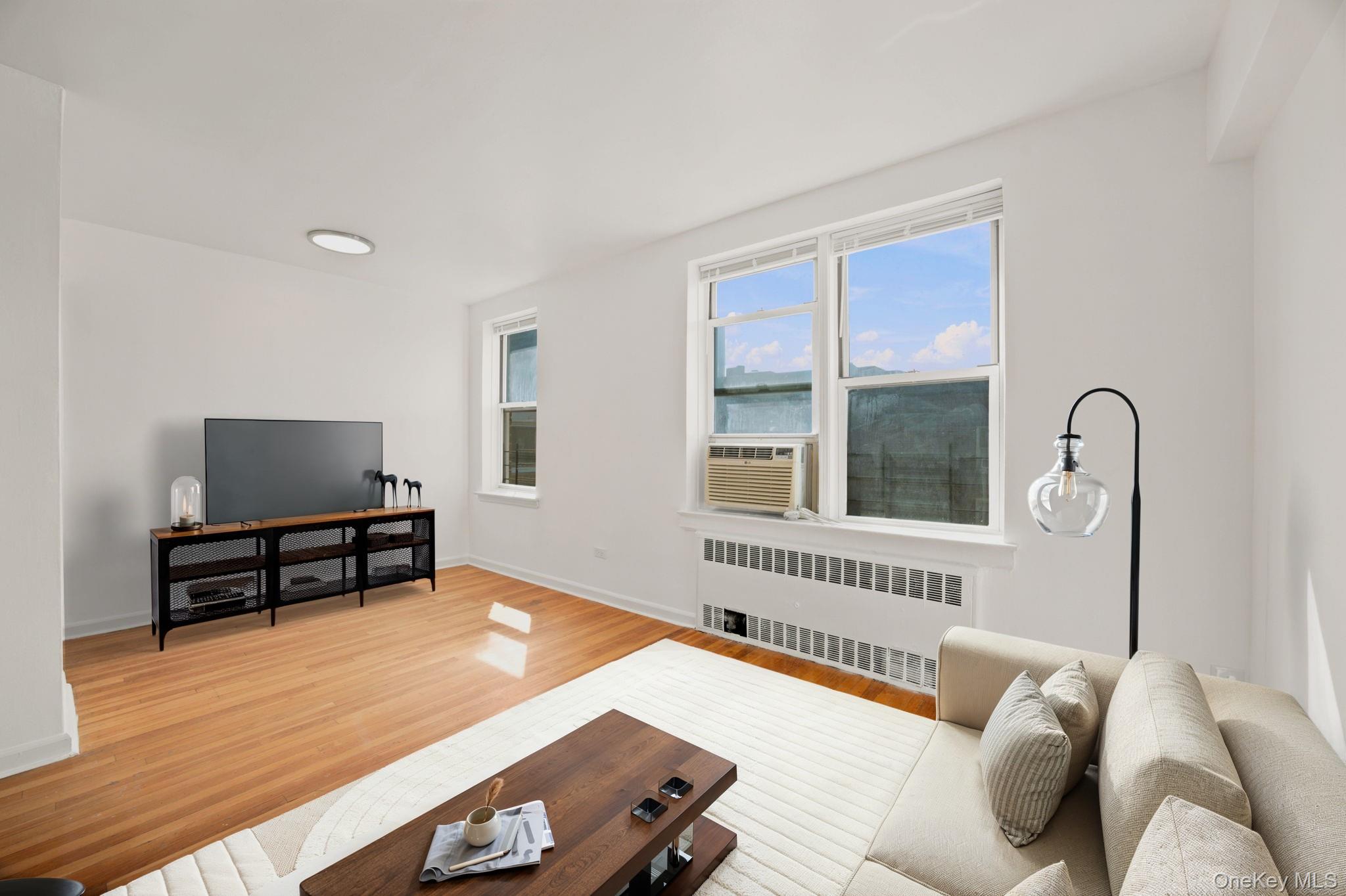 67-07 Yellowstone Boulevard, Unit 6F photo 4