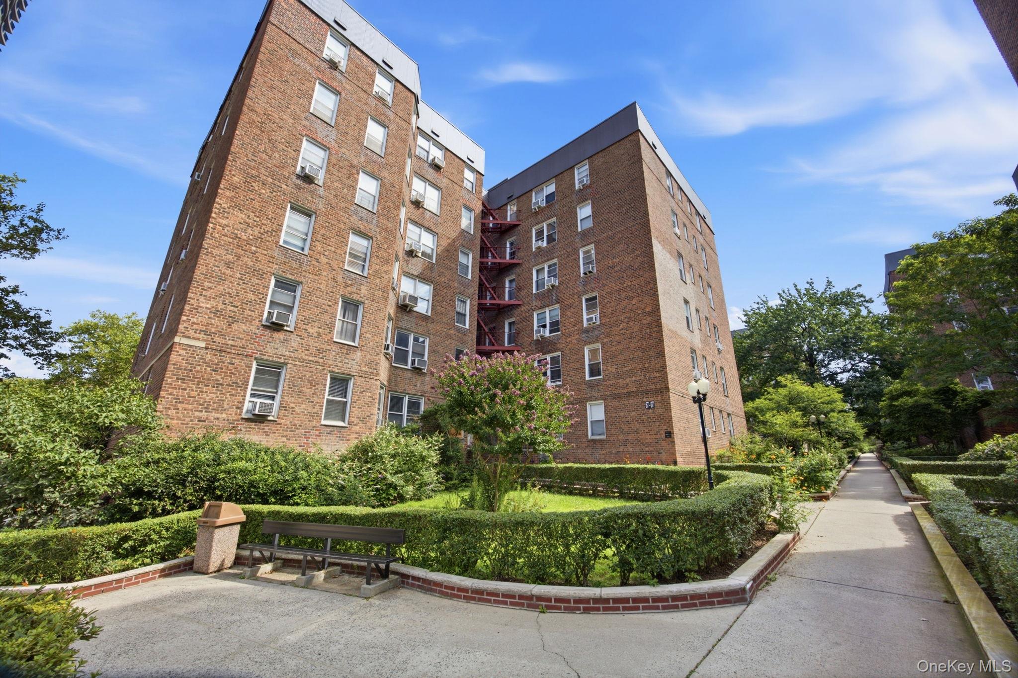 67-07 Yellowstone Boulevard, Unit 6F photo 16