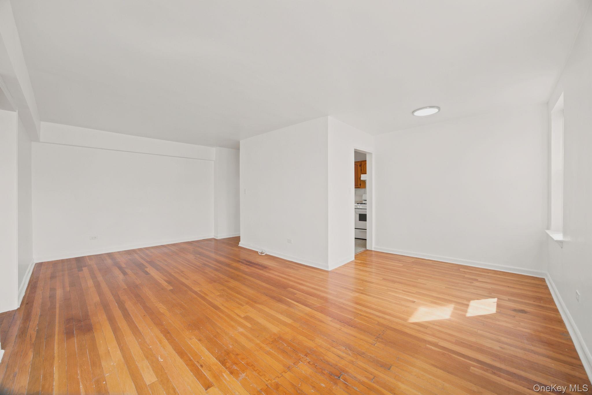 67-07 Yellowstone Boulevard, Unit 6F photo 12