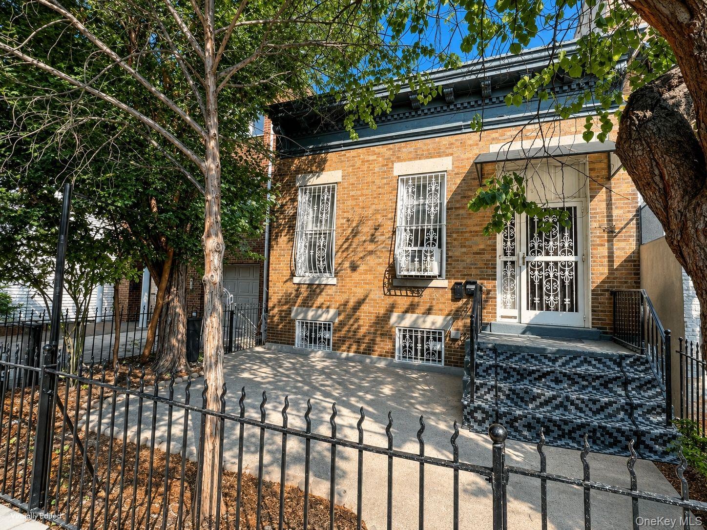 32-17 46 Street – For Sale photo 33