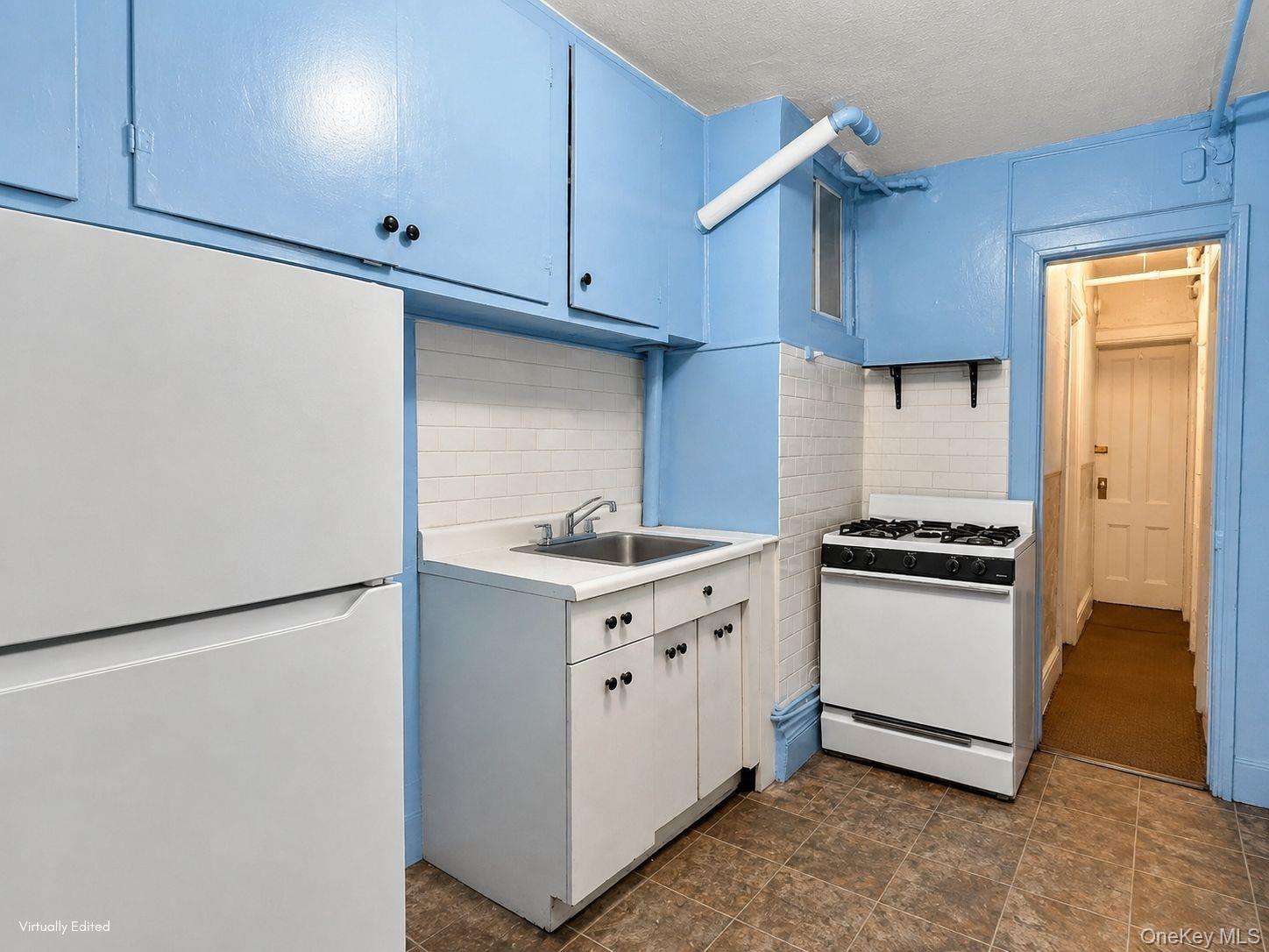 32-17 46 Street – For Sale photo 3