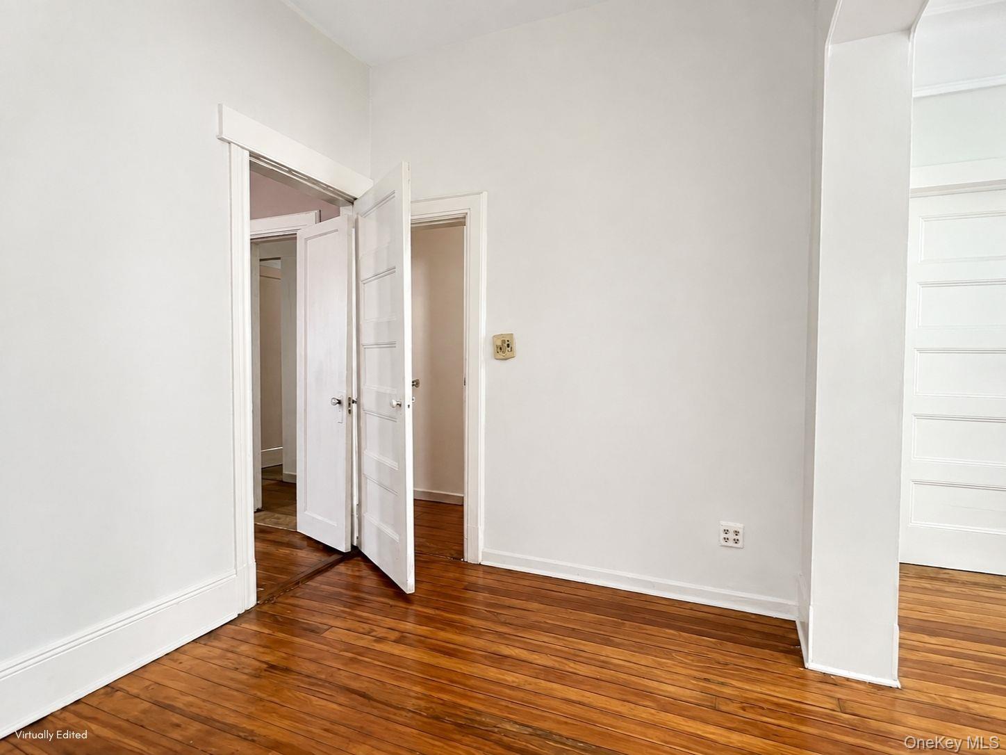 32-17 46 Street – For Sale photo 23