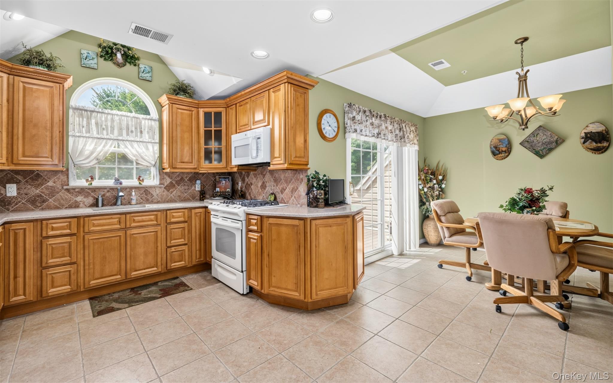 110 Joseph Lane – For Sale photo 3