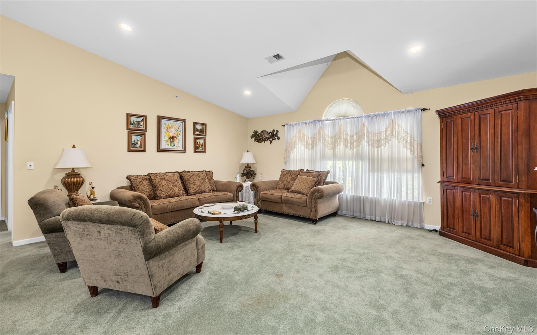 110 Joseph Lane – For Sale photo 13